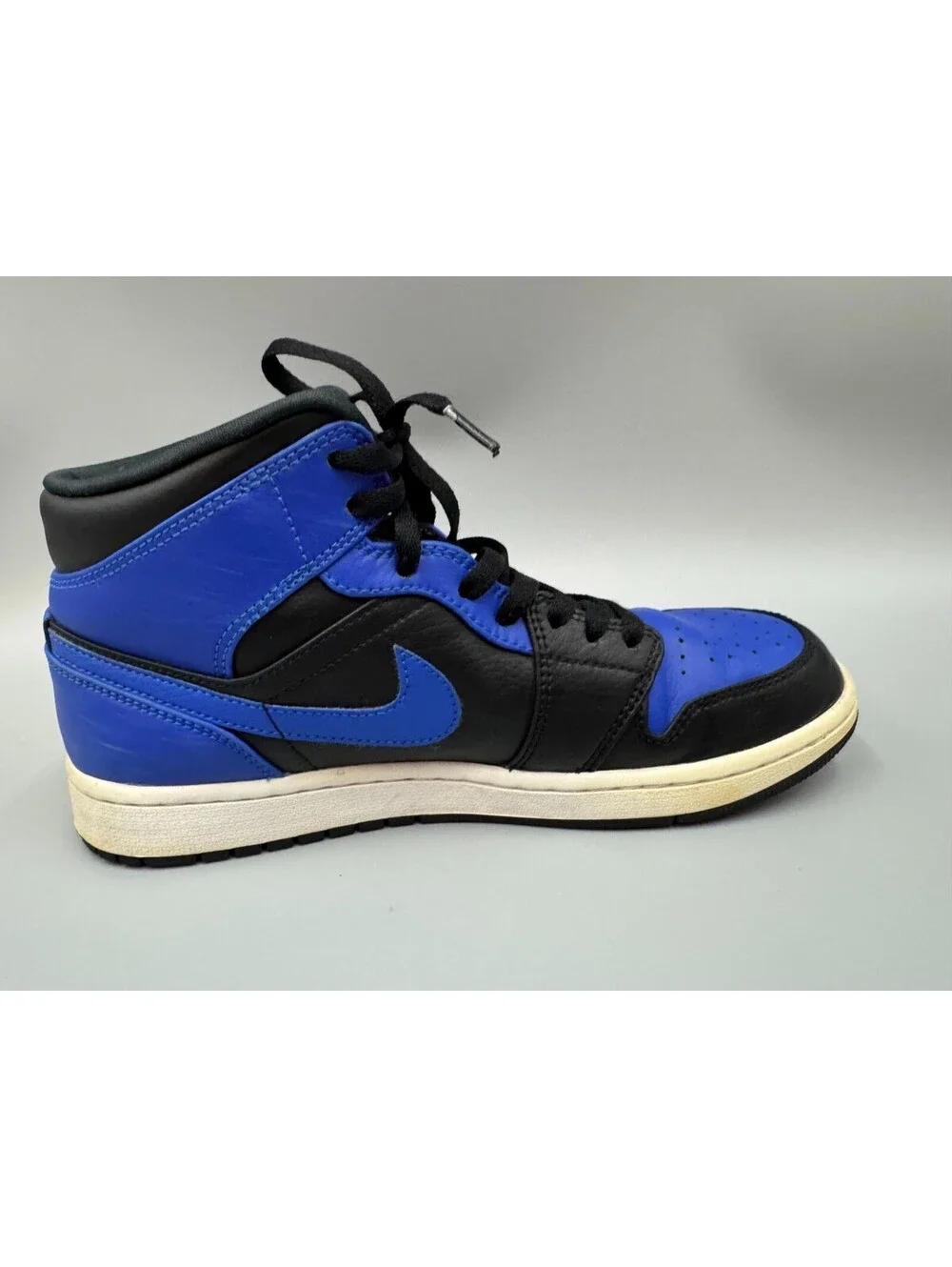 Men’s Nike Air Jordan 1 Mid Hyper Leather Sneakers, Black & Royal Blue, Size 9